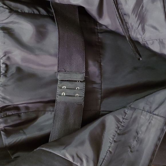 LITTLE BLACK DRESS! STRAPLESS & taylored with inner elastic support Sz 10 - Picture 7 of 9